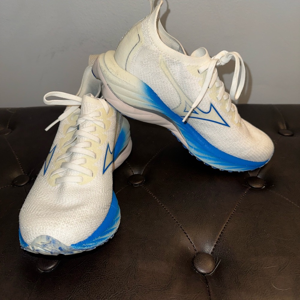 Mizuno Wave White and Blue